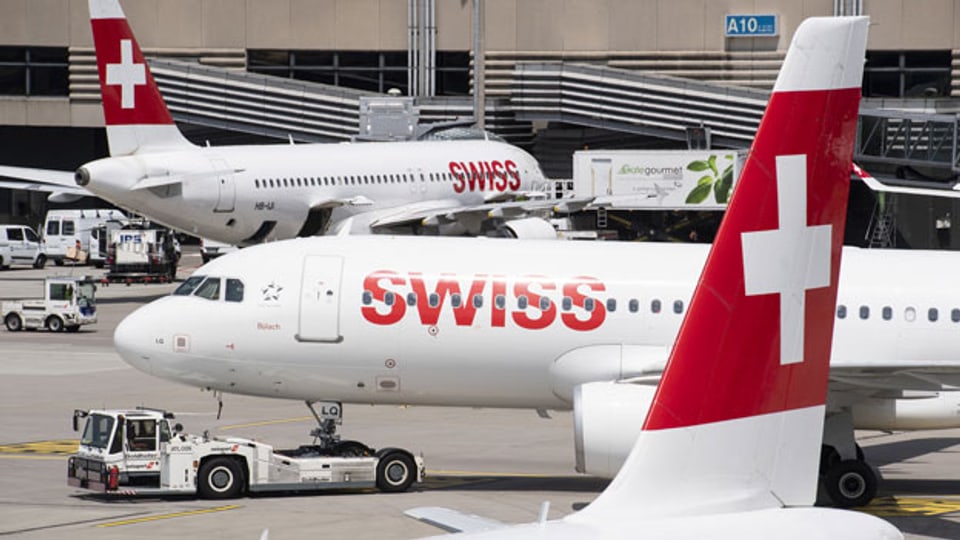 Symbolbild. Swiss-Flugzeuge auf dem Flughafen in Zürich.