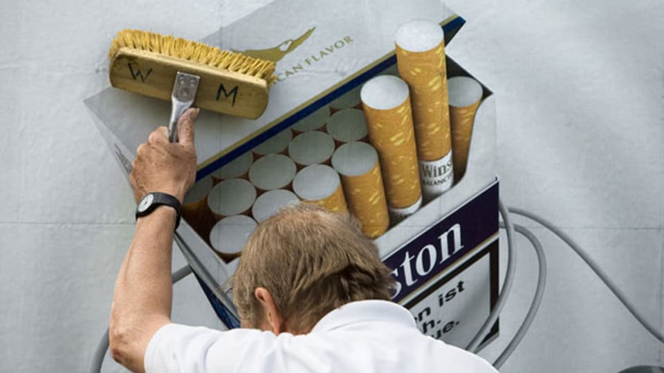 Ein Tabak-Werbeplakat.