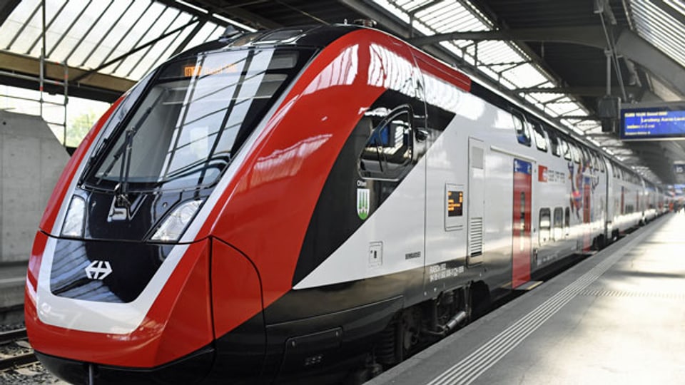 Fernverkehrs-Doppelstockzug FV-Dosto im Zürcher Hauptbahnhof. Aufnahme vom 1. Mai 2019.
