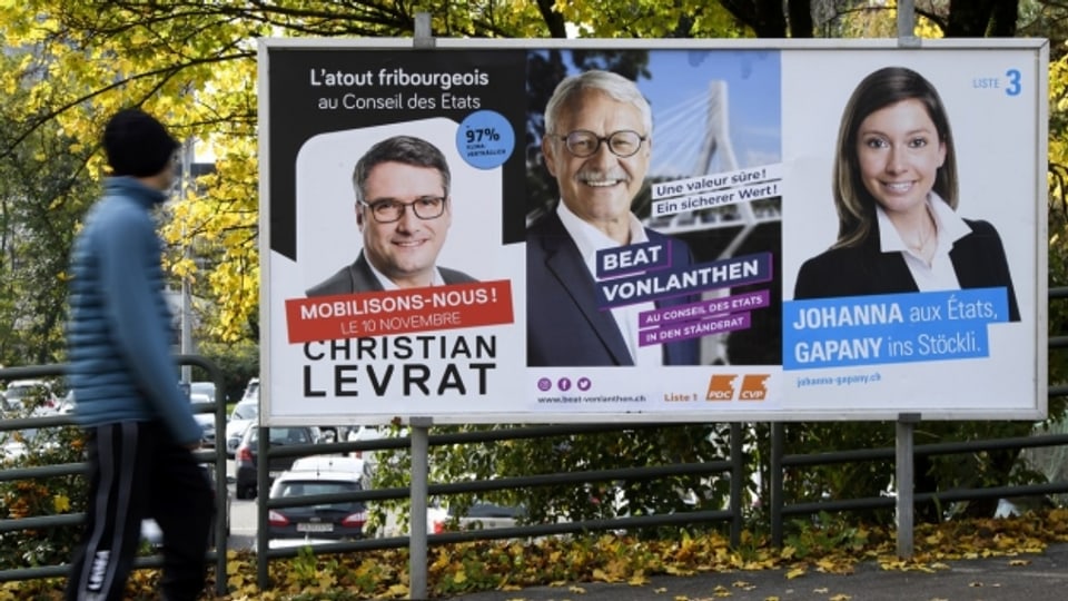 Wahlplakate im Kanton Freiburg.