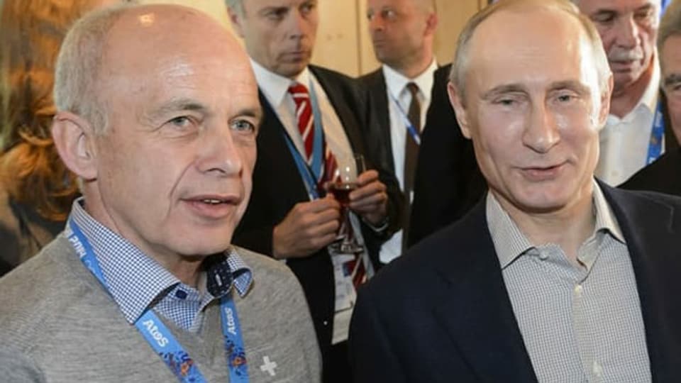 Bundesrat Ueli Maurer zusammen mit Wladimir Putin anlässlich der Olympischen Spiele 2014 in Sotschi.