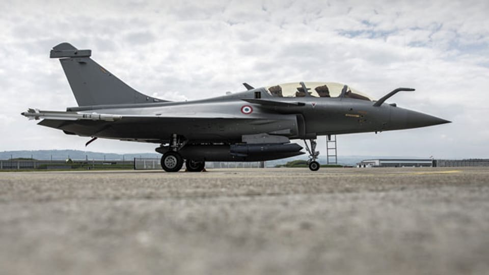 Ein Rafale-Kampfflugzeug an einem Test- und Bewertungstag am Schweizer Armeeflugplatz in Payerne.