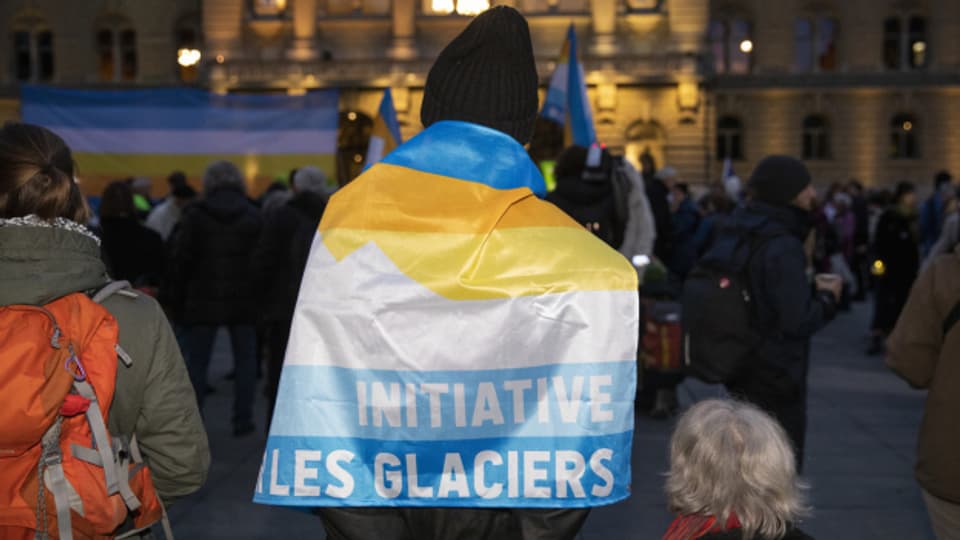 Trotz Gegenvorschlag des Bundesrats halten die Initianten der Gletscher-Initiative an ihrer Initiative fest.