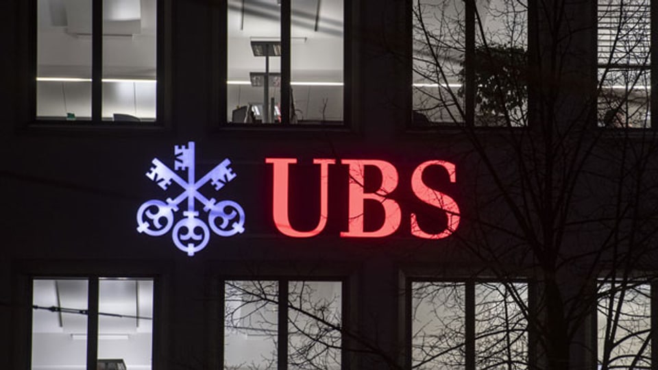 Das Logo der UBS in Zürich.
