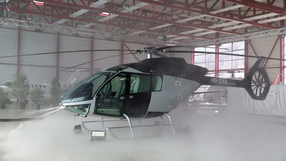 Der neue Helikopter "SKYe SH09" im Hangar in Mollis/GL.