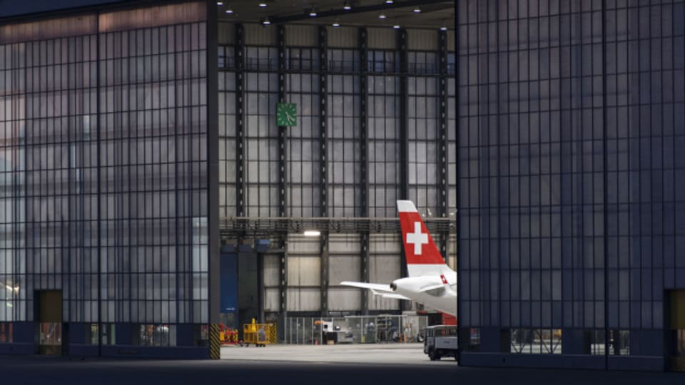Ein Swiss-Flugzeug auf dem Flughafen Kloten.