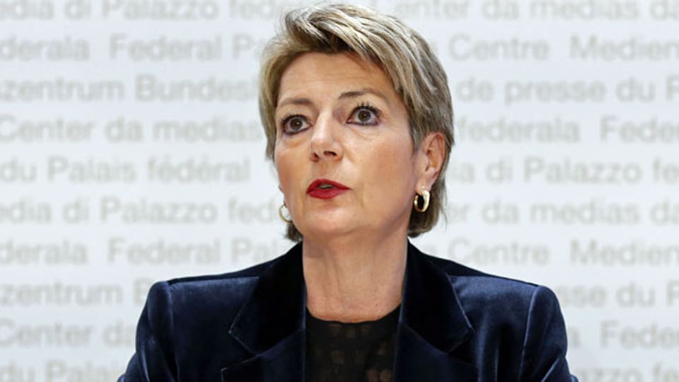 Die Justizministerin Karin Keller-Sutter an der Medienkonferenz des Bundesrates zu den eidgenössischen Abstimmungen vom 29. November 2020.