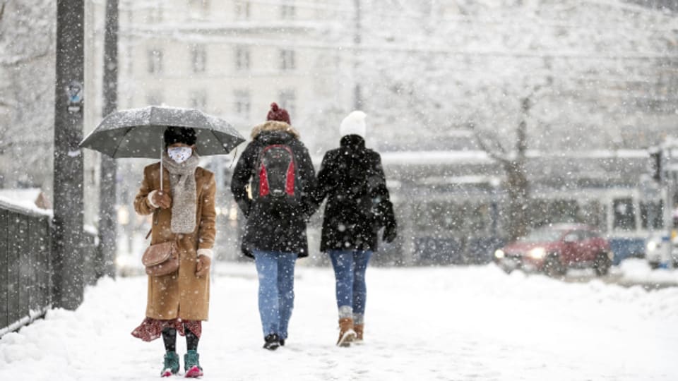 Auch in Zürich schneit es seit Tagen immer wieder massiv.