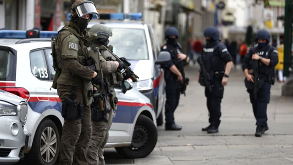 Die Polizei ermittelt nach dem Terroranschlag in Wien vom 2. November 2020.