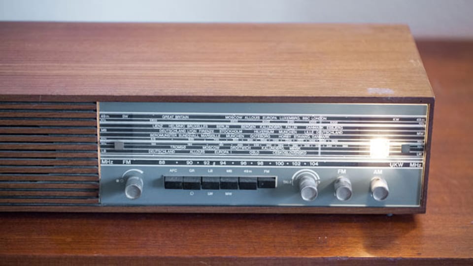 Symbolbild. Ein altes Radio.