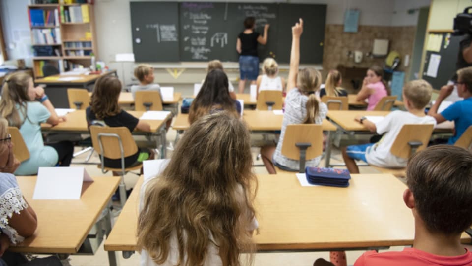 Debatte um Diskriminierung an Schweizer Schulen.