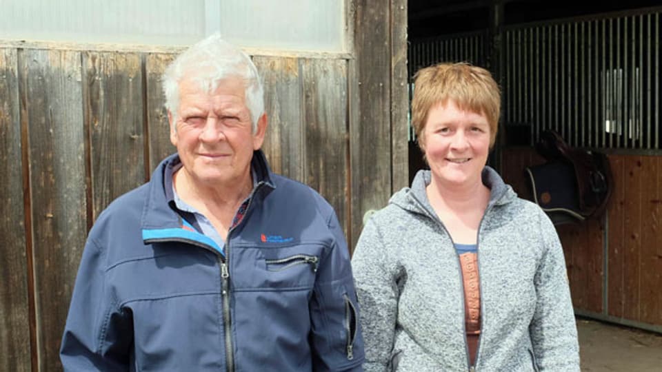 Der Pferdezüchter Denis Boichat (li) und die -züchterin Chantal Oppliger, welche die Verkaufsliste des jurassischen Zuchtverbandes führen.