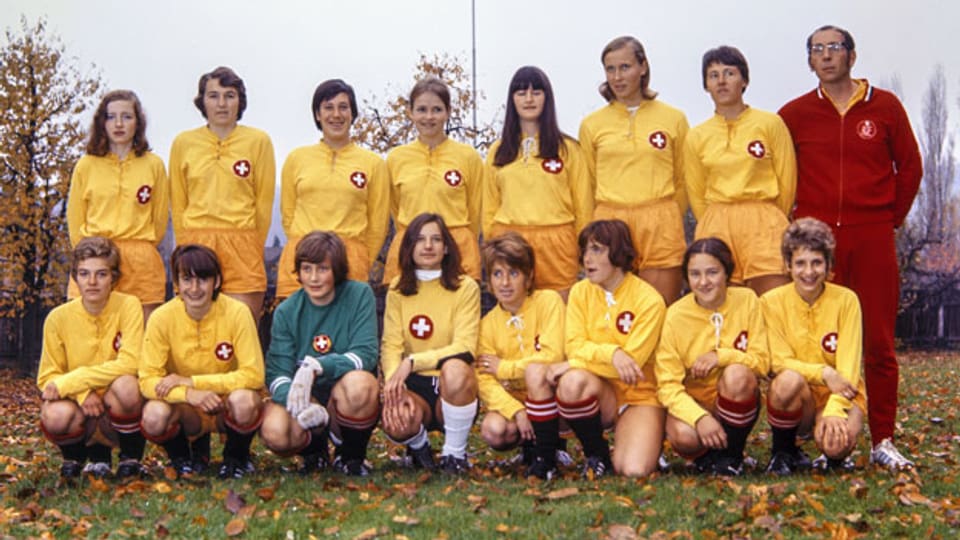 Das Team der Schweizerinnen im Länderspiel gegen Österreich im November 1970 in Schaffhausen.