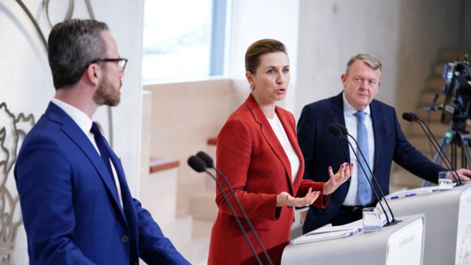 Die neue Regierung um die sozialdemokratische Ministerpräsidentin Mette Frederiksen steht.