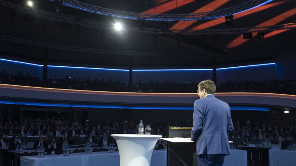 Bundesrat Albert Rösti während seiner Rede am Stromkongress des Verbands Schweizerischer Elektrizitätsunternehmen.