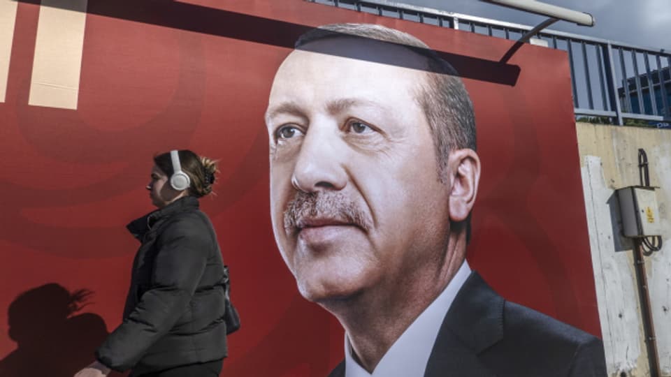  Ein Wahlplakat des türkischen Präsidenten Recep Tayyip Erdogan in Istanbul.