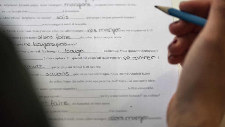 Französisch schreiben: für manche Schülerinen und Schüler eine Herausforderung.