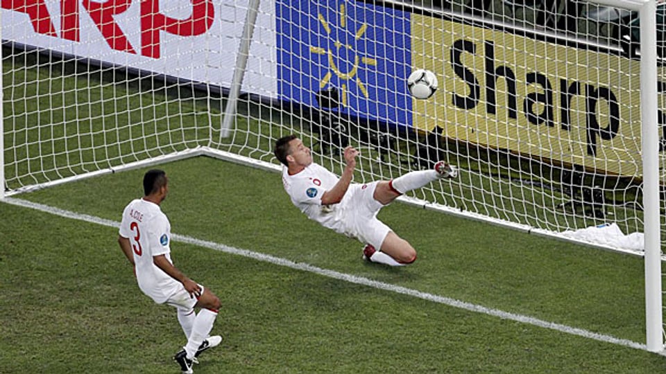 Nach dem Spiel England gegen die Ukraine an der Fussball-EM 2012 wurde der Ruf nach einer Torlinien-Technologie wieder einmal besonders laut.
