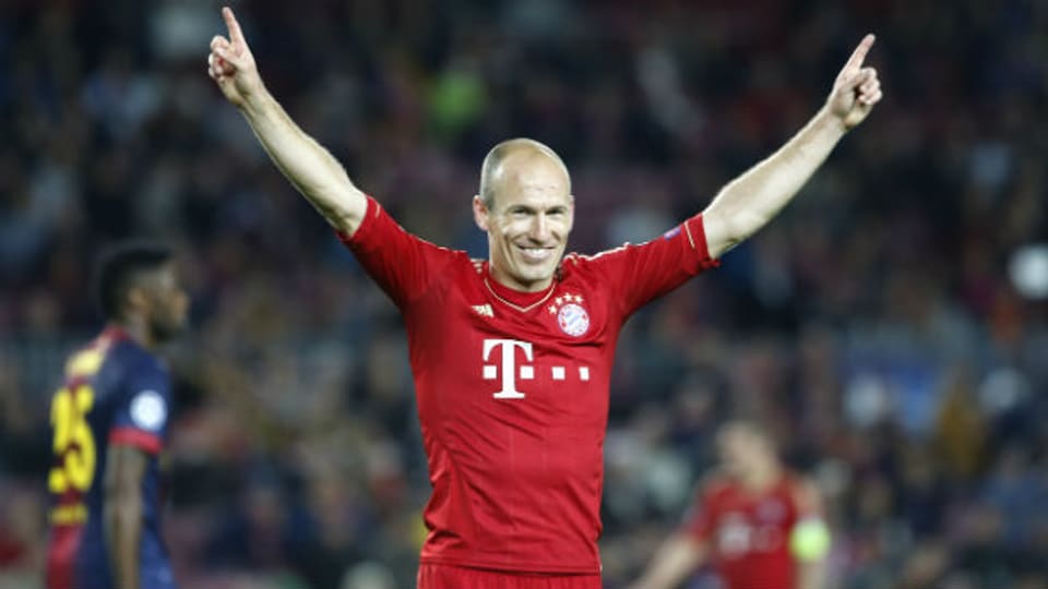 Arjen Robben vom FC Bayern feiert den Finaleinzug.