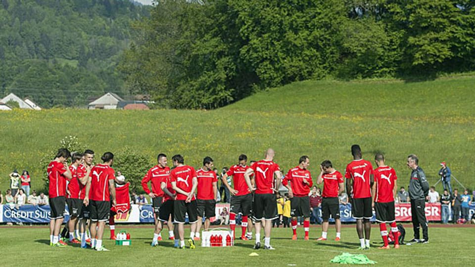 Die Schweizer Fussball-Nationalmannschaft, am 4. Juni beim Training in Châtel-Saint-Denis.