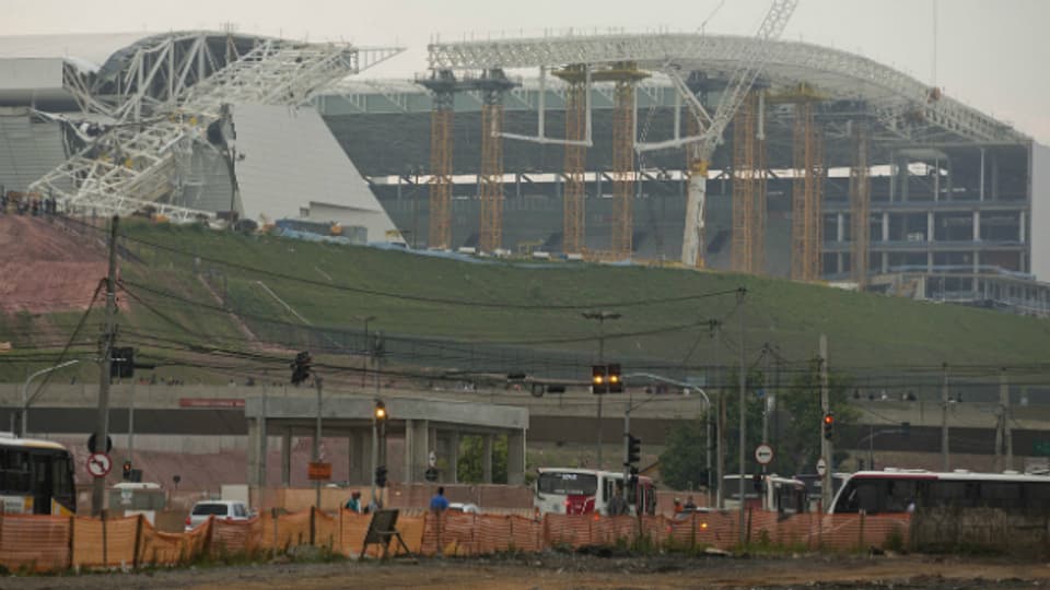 Das WM-Stadion in Sao Paulo nach einem Unfall mit einem Kran im November 2013.