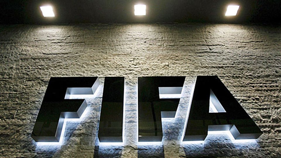 So weit alles ok. Die Vergabe der Fussball-WM nach Russland und Katar sei rechtens, sagt die Ethik-kommission der FIFA. Etwas Korruption gehöre halt einfach dazu.