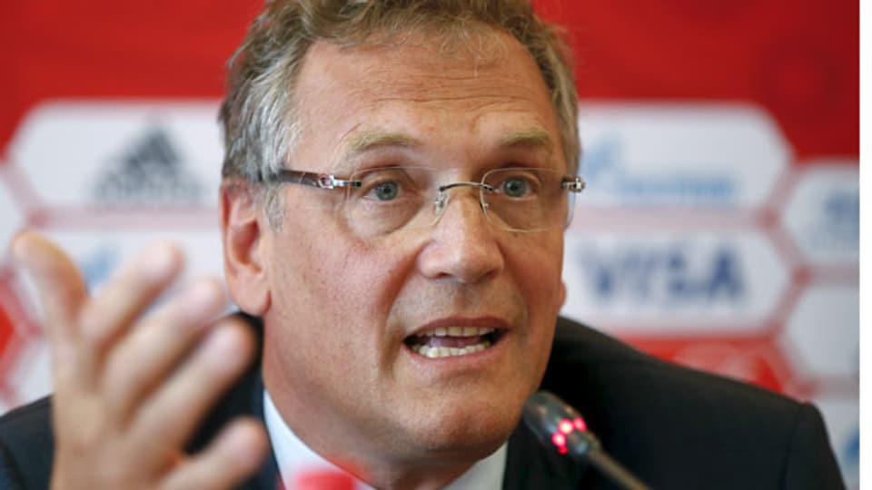 Die Fifa hat ihren Generalsekretär Jérôme Valcke mit sofortiger Wirkung bis auf weiteres von seinen Aufgaben entbunden.