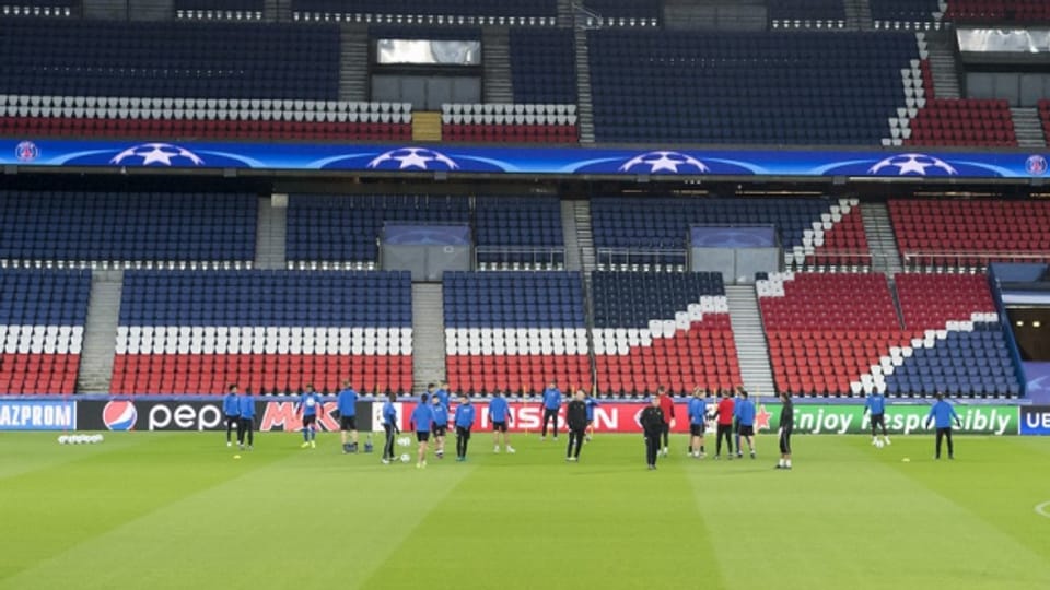 Der FC Basel während einer Trainingseinheit im Stadion Parc des Princes in Paris, Frankreich. Heute spielt der FCB gegen Paris Saint-Germain. Allerdings dürfen nur gerade 800 FCB-Fans im Stadion in Paris sein.