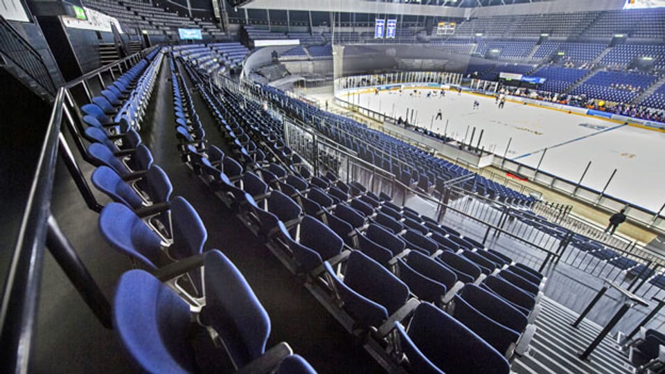 Leere Zuschauerränge im Zürcher Hallenstadion beim Eishockeyspiel der National League ZSC Lions gegen den EV Zug am Samstag, 29. Februar 2020. Wegen dem Coronavirus findet das Spiel unter Ausschluss der Öffentlichkeit statt.