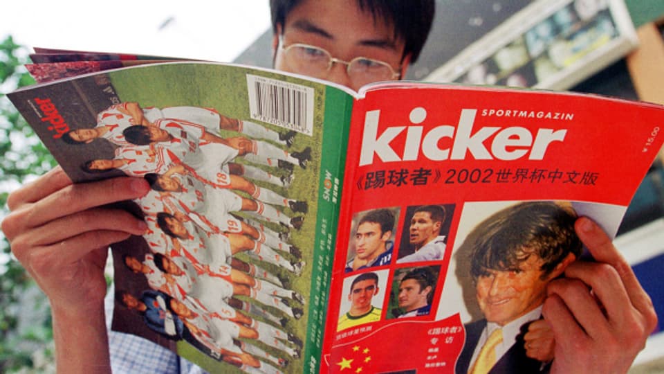 Der «Kicker» erschien heute vor 100 Jahren zum ersten Mal - im Bild eine Spezialausgabe aus dem Jahr 2002.