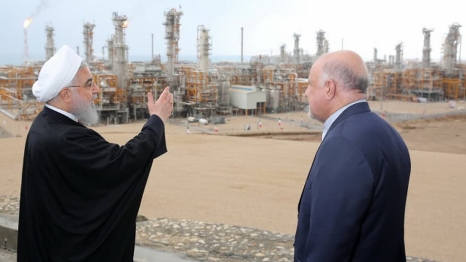 Präsident Hassan Rouhani und Ölminister Bijan Zanganeh bei der Eröffnung neuer Gasfelder vor zwei Monaten.
