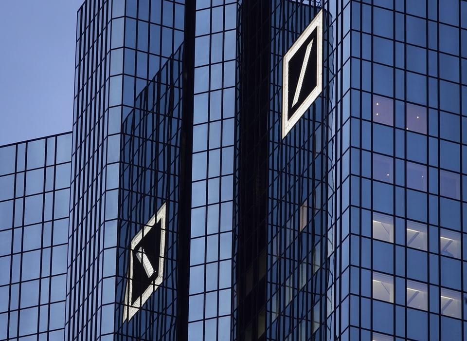 Die Deutsche Bank will ihr Geschäft umbauen und das Investmentbanking verkleinern.