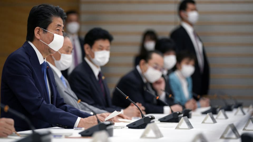 Shinzo Abé beschliesst tiegreifende Massnahmen gegen die Corona-Pandemie