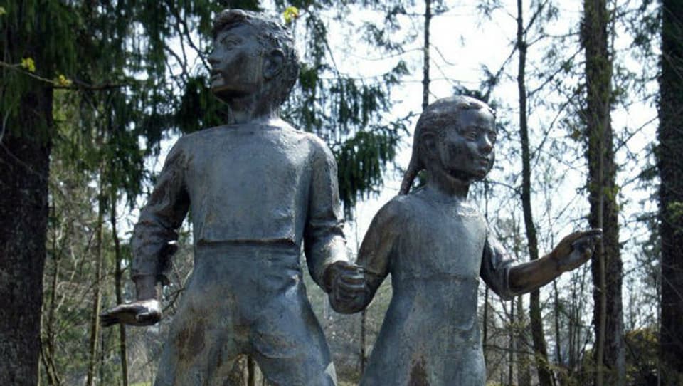 Das Denkmal des Bergsturzes vor dem Tierpark Goldau