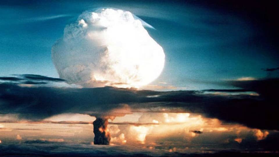 Erste Wasserstoffbombe explodiert.