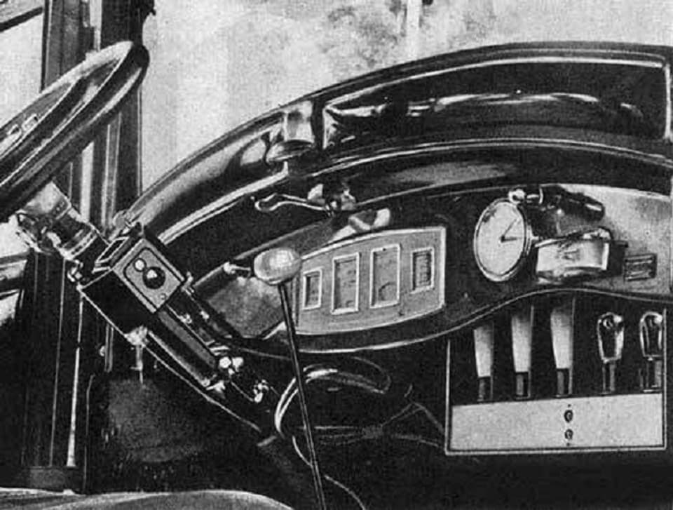 Eines der ersten Autoradios aus dem Jahr 1925.