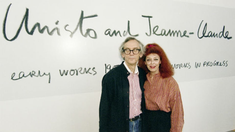 Vertrautes, plötzlich verhüllt: Christo und Jeanne-Claude.