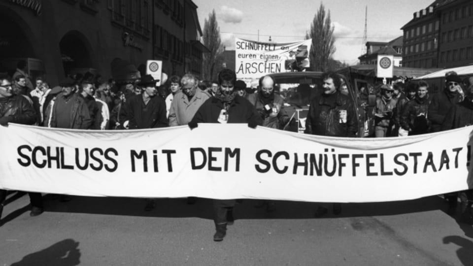 Der Fichenskandal führte zu Protesten der Bevölkerung, hier 1990 in Bern.