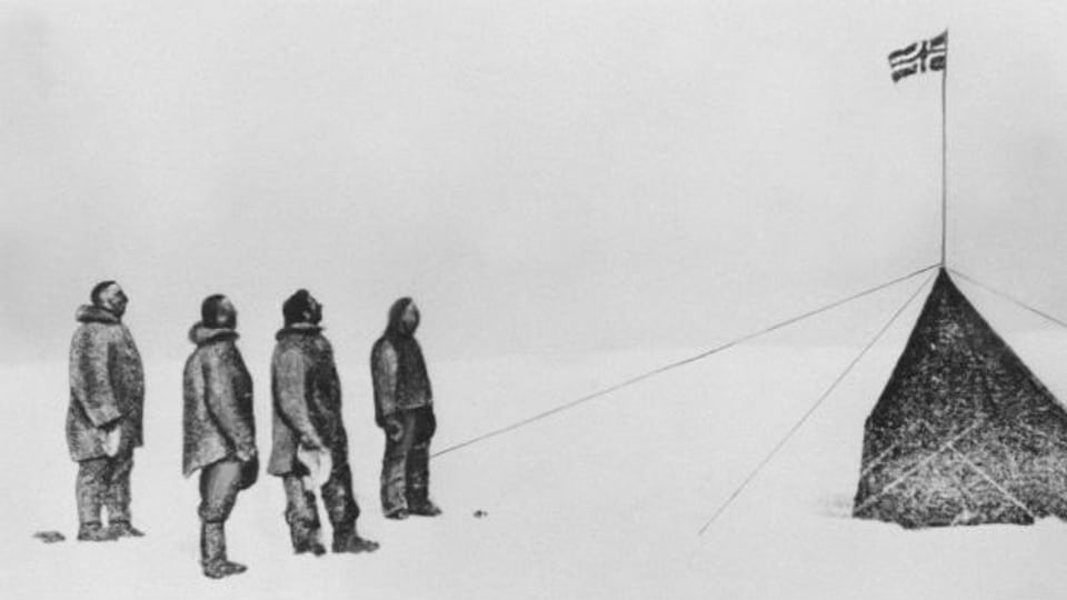 Südpol erstmals erreicht: Roald Amundsen und Begleiter.