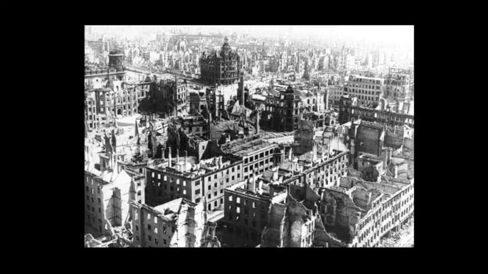 Innert weniger Stunden nur noch Ruinen: Dresden, 1945.