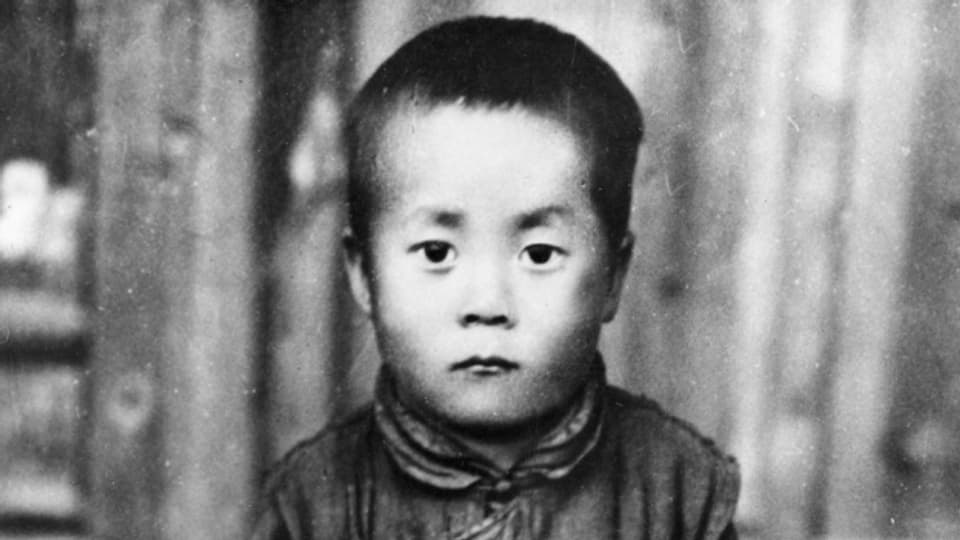 Ihre Heiligkeit der Dalai Lama, Tendzin Gyatsho, als kleiner Bub.