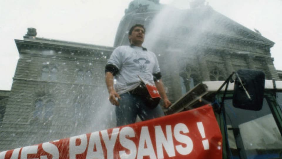15'000 Bauern - und viel Tränengas: Bauerndemo 1996.