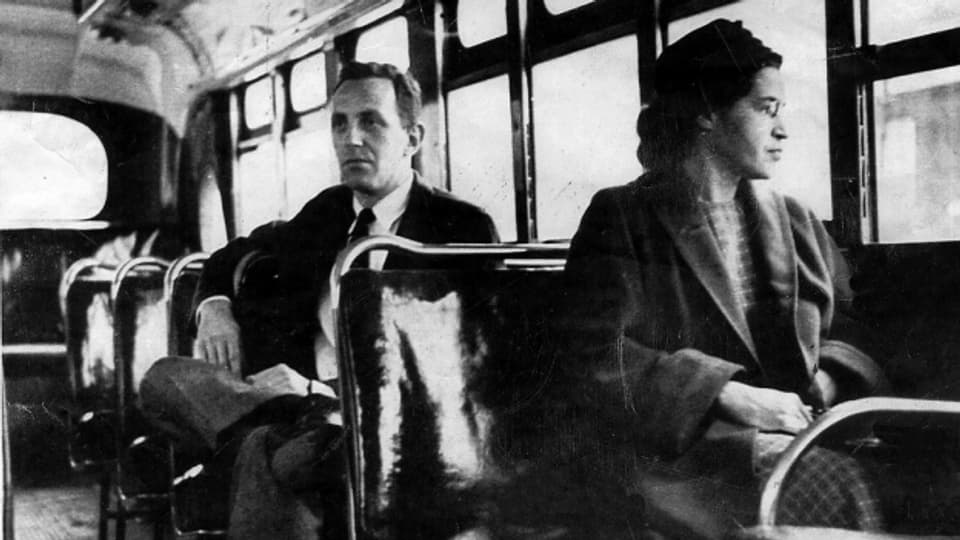 Rosa Parks weigerte sich für einen Weissen von ihrem Sitz aufzustehen.