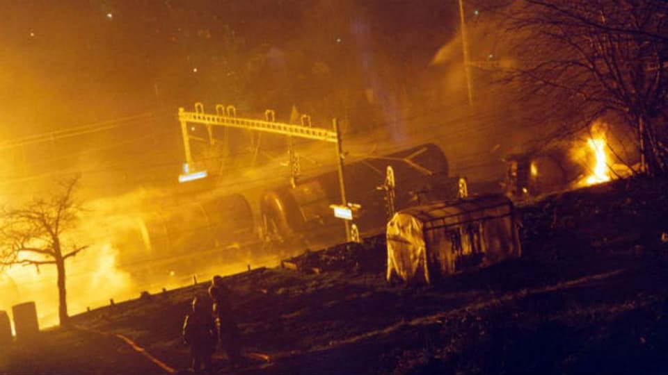 Eine Million Liter Benzin brennt: Stein-Säckingen, 1990.
