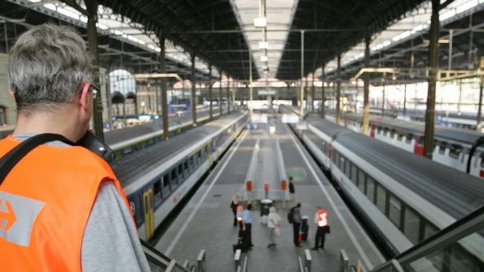 Stehengebliebene Züge im Bahnhof Basel wegen Stromausfall