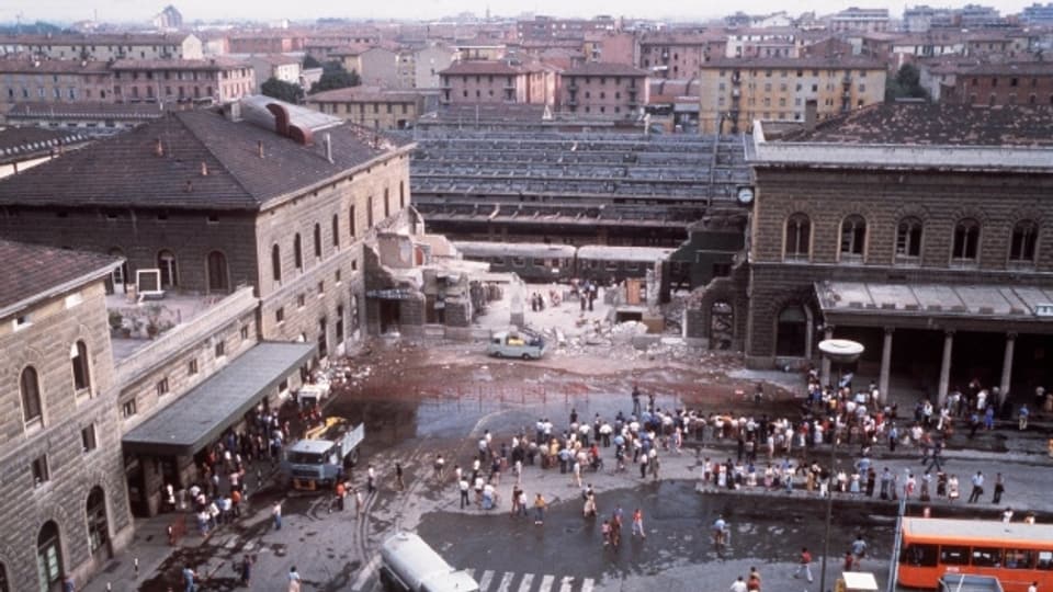 Der verwüstete Bahnhof Bologna nach dem Anschlag