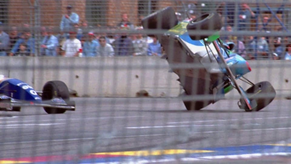 Schumacher fliegt von der Strecke, wird aber trotzdem Weltmeister