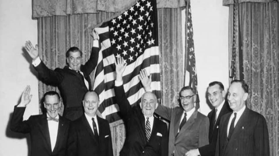 Politiker feiern den 49. US-Bundesstaat vor der neuen Flagge