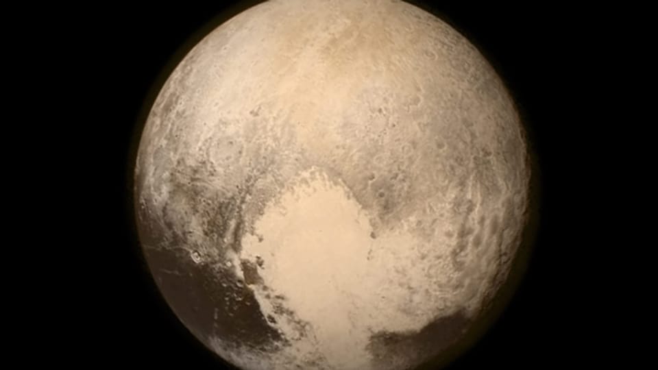 Diese Aufnahme von Pluto entstand 2015, als eine NASA-Raumsonde nahe an Pluto vorbeiflog.