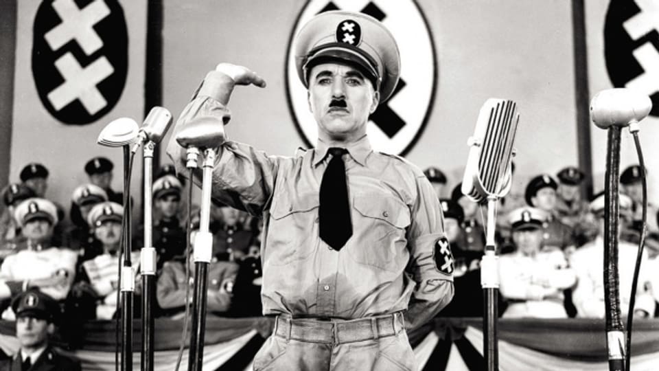 Charlie Chaplin als Diktator Hynkel.